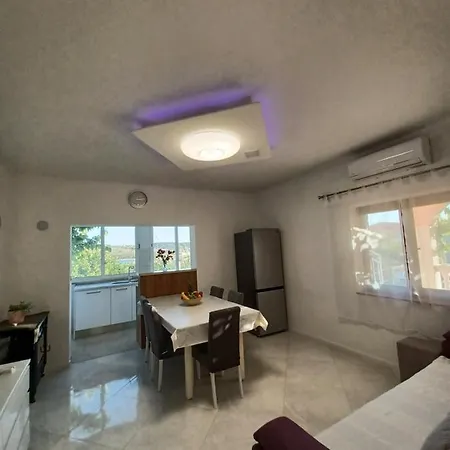 Apartment Mira Trogir Exterior photo
