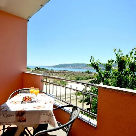 Apartment Mira Trogir Exterior photo