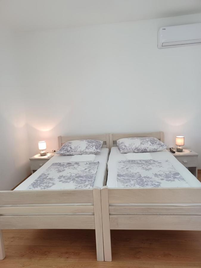 Mira Apartment *