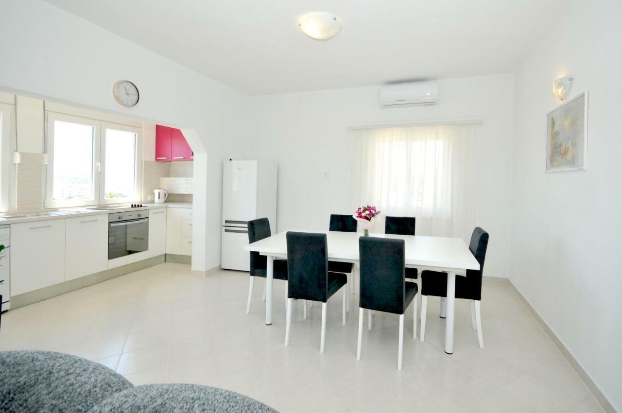 Apartment Mira