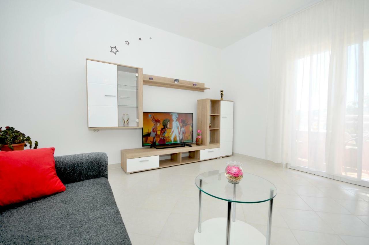 Mira Apartment